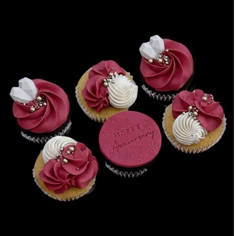 Happy Anniversary Cupcakes